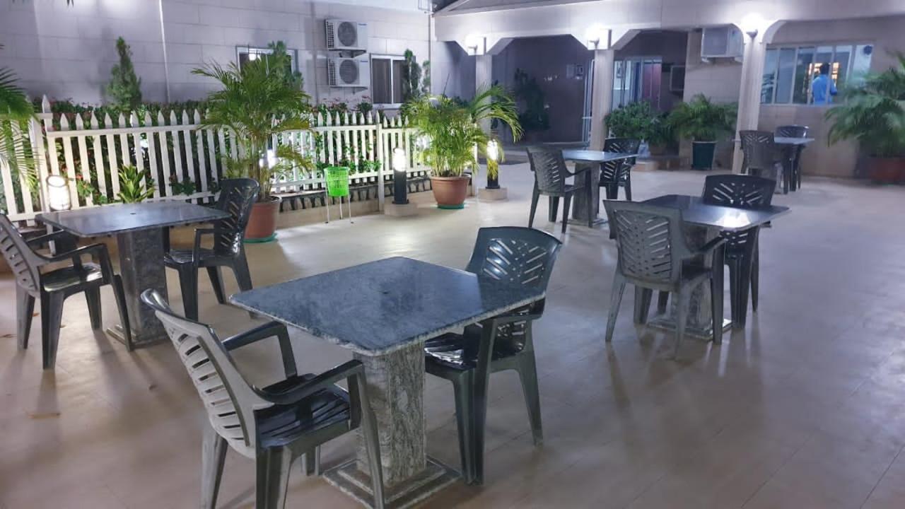 Prince Hotel Kano Buitenkant foto